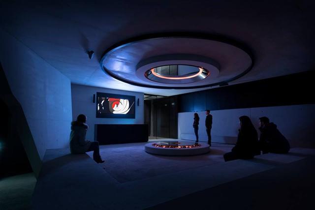 The first half of the installation features programmed sequences, and the remaining galleries are for exploration at guests’ own pace. The first half of the installation features programmed sequences, and the remaining galleries are for exploration at guests’ own pace.