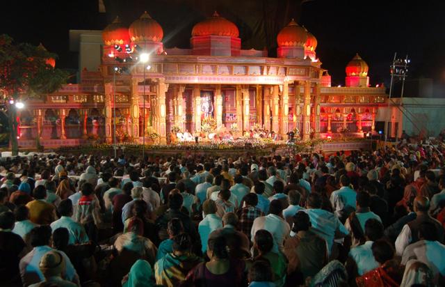 The Kathas (religious talks) and bhandaras (community feasts) have swelled in size with political leaders competing with each other to organize bigger events. It has become one of the primary ways for politicians to reach out to their voter bases. (Mujeeb Faruqui / HT Photo) The Kathas (religious talks) and bhandaras (community feasts) have swelled in size with political leaders competing with each other to organize bigger events. It has become one of the primary ways for politicians to reach out to their voter bases. (Mujeeb Faruqui / HT Photo)