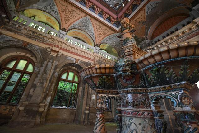 View of the main hall of the Imperial Baths built at the end of the 19th century, today abandoned, at Baile Herculane, southwestern Romania. (AFP) View of the main hall of the Imperial Baths built at the end of the 19th century, today abandoned, at Baile Herculane, southwestern Romania. (AFP)