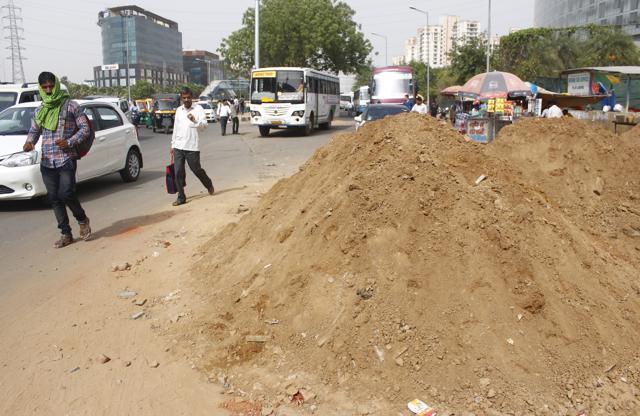 Debris near Westend Hotel in Gurugram. (Yogendra Kumar/HT Photo)