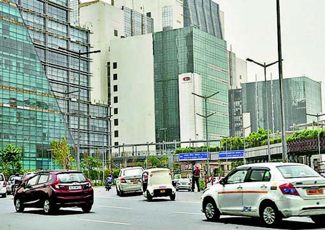 Road fork at Ericsson building