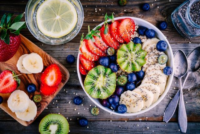 A healthy breakfast makes you feel full for longer and prevents you from binge-eating. (Shutterstock)