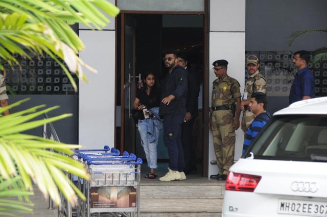 Arjun Kapoor spotted at the airport. (Viral Bhayani)