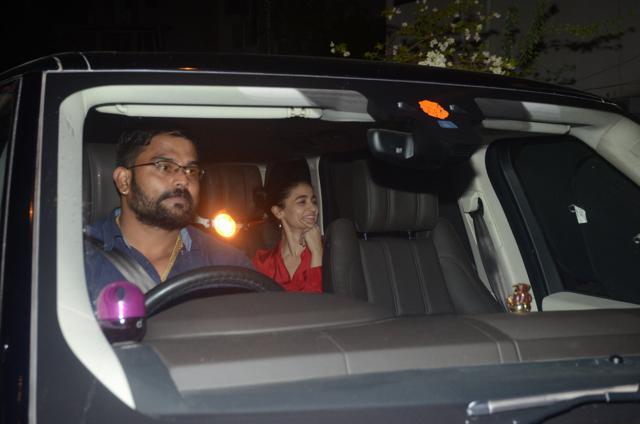 Alia is all smiles in this photo. (Viral Bhayani)