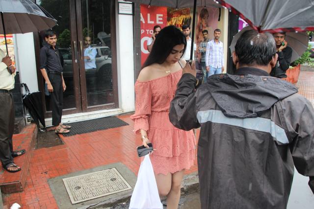 Khushi Kapoor at Bastian, Mumbai. (Viral Bhayani) Khushi Kapoor at Bastian, Mumbai. (Viral Bhayani)