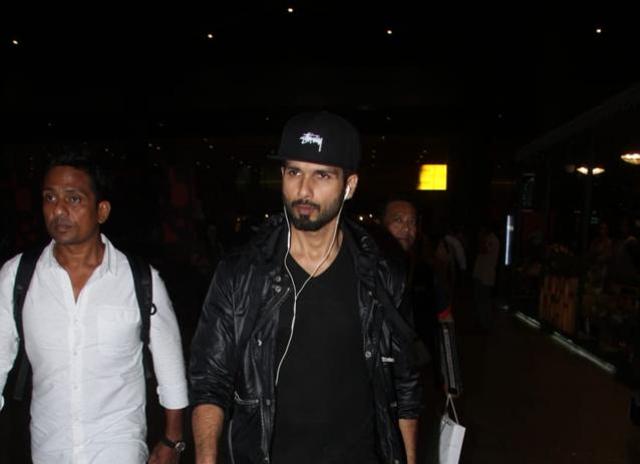 Shahid Kapoor arrives in Mumbai. (Viral Bhayani) Shahid Kapoor arrives in Mumbai. (Viral Bhayani)