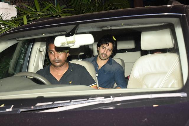 Varun Dhawan came in for Arjun’s dinner with his girlfriend Natasha Dalal. (Viral Bhayani)