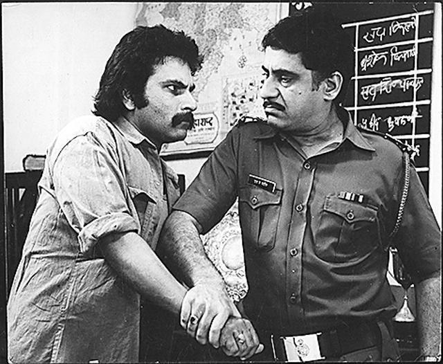 In Salim Langde... (1989) Pavan Malhotra (left) plays Salim, a small-time hood. The film is set in the period of the rise of Hindutva in the ’80s, the subsequent communal tension and its impact on the lives of the young men of the minority Muslim community in Mumbai. (HT Archive ) In Salim Langde... (1989) Pavan Malhotra (left) plays Salim, a small-time hood. The film is set in the period of the rise of Hindutva in the ’80s, the subsequent communal tension and its impact on the lives of the young men of the minority Muslim community in Mumbai. (HT Archive )