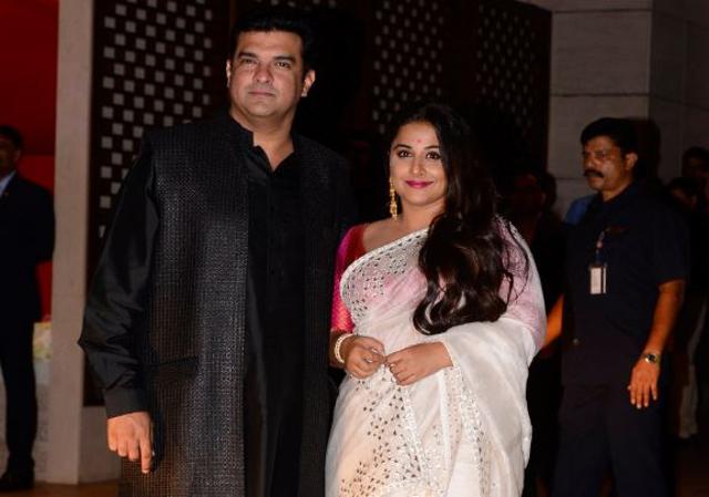 Akash Ambani-Shloka Mehta engagement had Shah Rukh, Aishwarya Rai ...