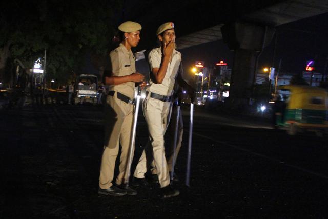 Forty women police personnel have been deployed in two shifts for safety of women on Gurugram’s MG Road and Sector 29 for about a week. (Yogendra Kumar/HT PHOTO) Forty women police personnel have been deployed in two shifts for safety of women on Gurugram’s MG Road and Sector 29 for about a week. (Yogendra Kumar/HT PHOTO)