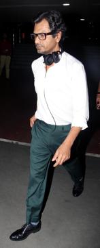 Actor Nawazuddin Siddiqui seen at the airport looking dapper. (Photo:Yogen Shah) Actor Nawazuddin Siddiqui seen at the airport looking dapper. (Photo:Yogen Shah)
