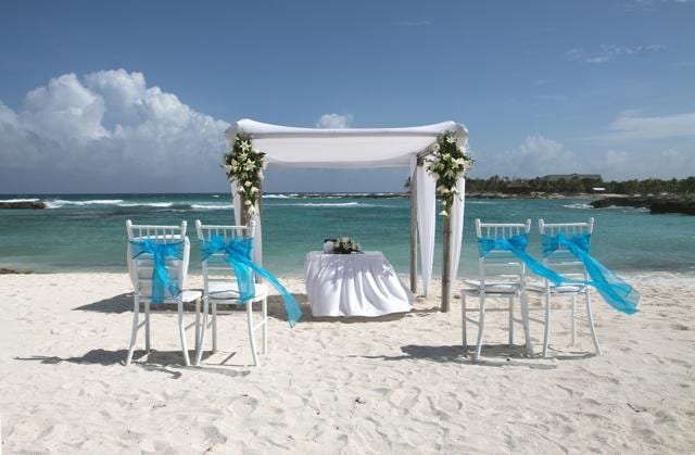 Even the beachside can be custom made for uber rich couples. (Shutterstock) Even the beachside can be custom made for uber rich couples. (Shutterstock)