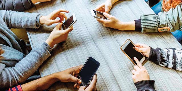 92 per cent of people respond to a message on WhatsApp within six seconds, 87 per cent of people read their social media posts while on their lunch break, 99 per cent of people have their phones within arm’s reach 21 hours a day