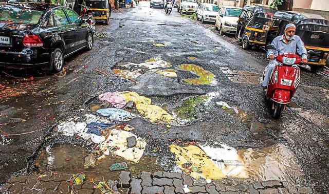 Sherly Rajan Road in Bandra (west). (Satish Bate/HT Photo) Sherly Rajan Road in Bandra (west). (Satish Bate/HT Photo)