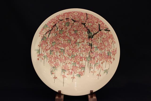 Sakura, a recurring motif in Japanese art, is a way for Obata to assert his individuality.