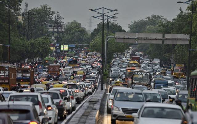 Traffic was chock-a-block on all major roads in the city. (Sanchit Khanna/HT Photo) Traffic was chock-a-block on all major roads in the city. (Sanchit Khanna/HT Photo)