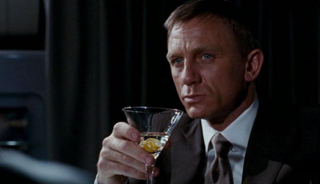 Daniel Craig plays Bond in Casino Royale, armed with a Vesper Martini. Daniel Craig plays Bond in Casino Royale, armed with a Vesper Martini.