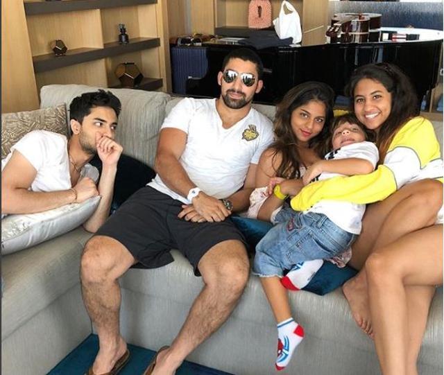 Suhana Khan and AbRam Khan with cousins. (GauriKhan/Instagram)