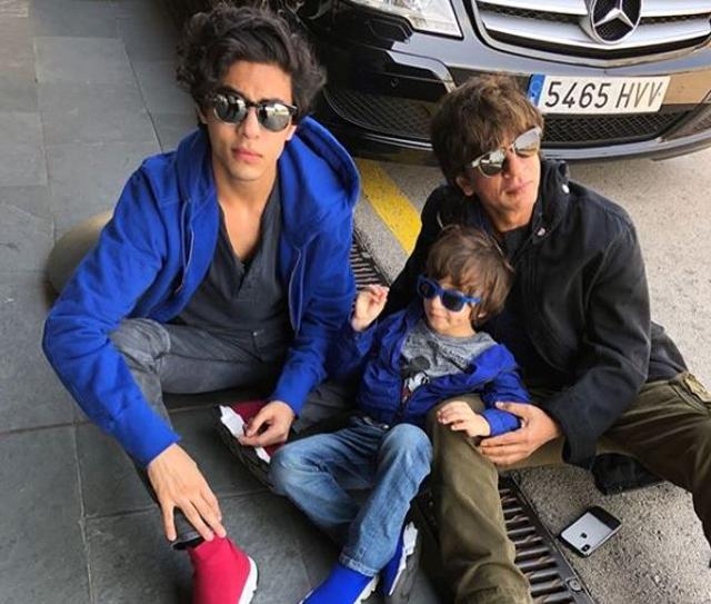 Shah Rukh Khan chilling with sons Aryan Khan and AbRam Khan. (GauriKhan/Instagram)