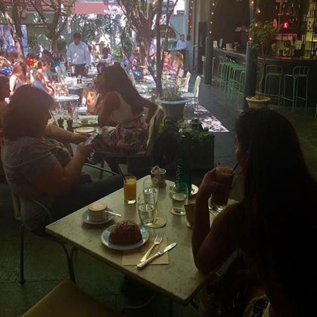 Suhana Khan at a New York cafe. (GauriKhan/Instagram)