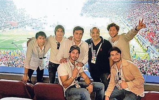 Dino Morea with the Wadhawan family.
