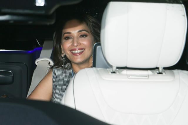 Madhuri Dixit is all smiles at the Dhadak screening. (Viral Bhayani) Madhuri Dixit is all smiles at the Dhadak screening. (Viral Bhayani)