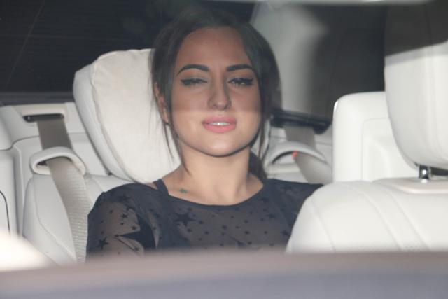 Sonakshi Sinha photographed outside the Dhadak screening. (Viral Bhayani) Sonakshi Sinha photographed outside the Dhadak screening. (Viral Bhayani)
