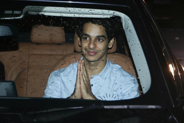 Ishaan Khatter greets the gathered paparazzi at the Dhadak screening. (Viral Bhayani) Ishaan Khatter greets the gathered paparazzi at the Dhadak screening. (Viral Bhayani)