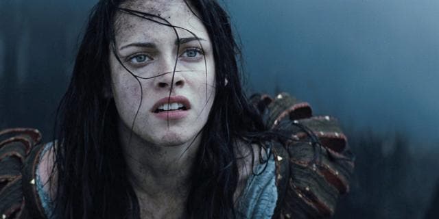 Snow White and the Huntsman has a phenomenal score by James Newton Howard. Snow White and the Huntsman has a phenomenal score by James Newton Howard.