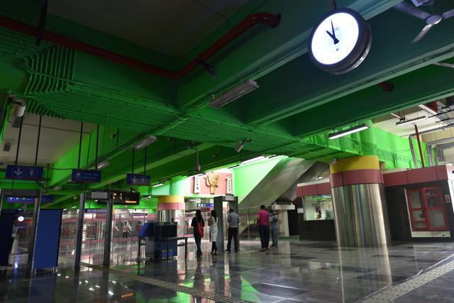 A subway made by the ‘box pushing’ technology, parks around the station, and dedicated lanes for non-motorised vehicles to check chaos on the main road by rickshaws and mini-buses are some of the features of the Moti Bagh station. (Sanchit Khanna/HT PHOTO) A subway made by the ‘box pushing’ technology, parks around the station, and dedicated lanes for non-motorised vehicles to check chaos on the main road by rickshaws and mini-buses are some of the features of the Moti Bagh station. (Sanchit Khanna/HT PHOTO)
