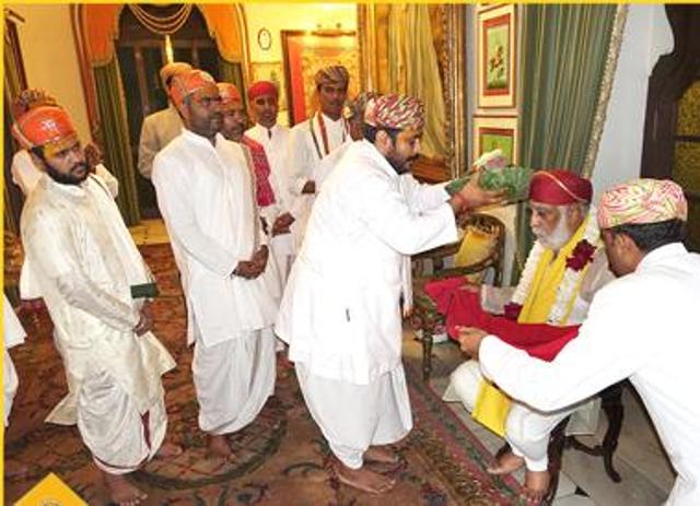 Maharana Arvind Singh during a temple ceremony. Maharana Arvind Singh during a temple ceremony.