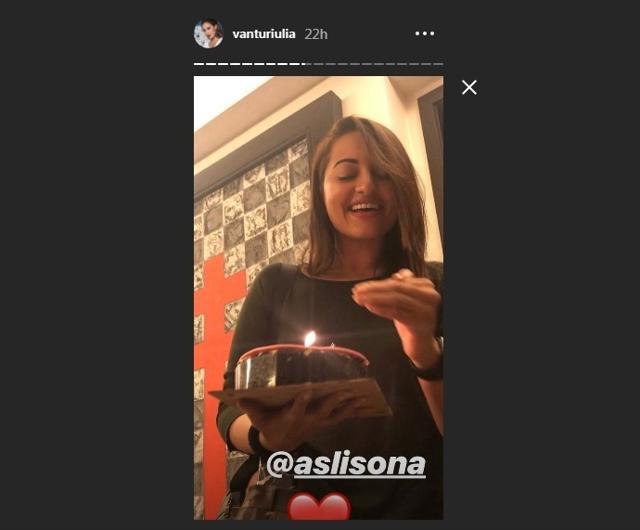 Sona and a cake with a single candle. Sona and a cake with a single candle.