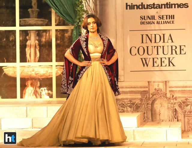 Aditi Rao Hydari looked like a vision in a shimmering, off-shoulder peach lehenga by Tarun Tahiliani, while Kangana Ranaut turned heads in a cream lehenga with a very Victorian-style luxe velvet jacket by Anju Modi. (Raajessh Kashyap/HT Photo) Aditi Rao Hydari looked like a vision in a shimmering, off-shoulder peach lehenga by Tarun Tahiliani, while Kangana Ranaut turned heads in a cream lehenga with a very Victorian-style luxe velvet jacket by Anju Modi. (Raajessh Kashyap/HT Photo)