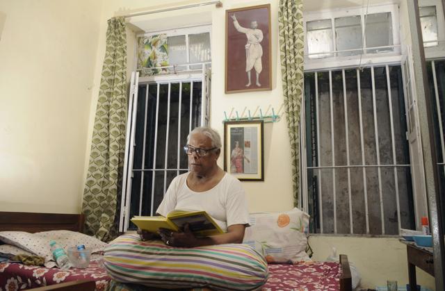 Chapal Bhaduri at Ramkrishna Old-age Home at Hari Ghosh Street in North Kolkata. (Samir Jana/HT PHOTO) Chapal Bhaduri at Ramkrishna Old-age Home at Hari Ghosh Street in North Kolkata. (Samir Jana/HT PHOTO)