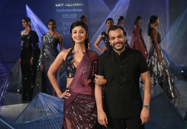 Shilpa Shetty was the showstopper for designer Amit Aggarwal at India Couture Week 2018. She praised him for his gorgeous designs, and said she would love to wear any of the other garments from his collection. (Amal KS/HT Photo) Shilpa Shetty was the showstopper for designer Amit Aggarwal at India Couture Week 2018. She praised him for his gorgeous designs, and said she would love to wear any of the other garments from his collection. (Amal KS/HT Photo)