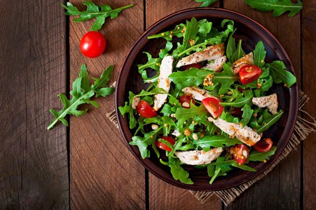 Add some marinated chicken or tuna to your salad to make it taste better. (Shutterstock) Add some marinated chicken or tuna to your salad to make it taste better. (Shutterstock)