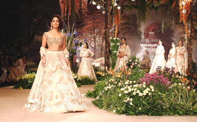 Bridal lehenga hot sale collection 2018