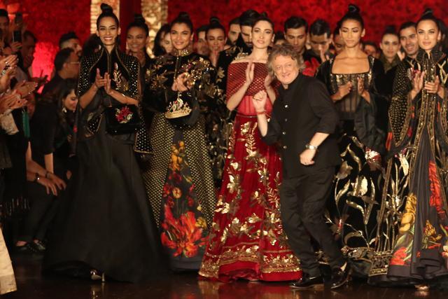 Rohit Bal’s super-elegant haute couture 2018 collection was titled Guldasta, a bouquet of florals. (Amal KS/HT Photo)