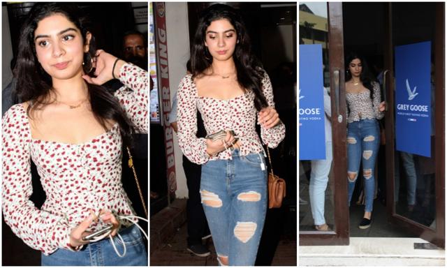 Khushi Kapoor at the Friendship Day dinner with her Bollywood friends. Khushi Kapoor at the Friendship Day dinner with her Bollywood friends.