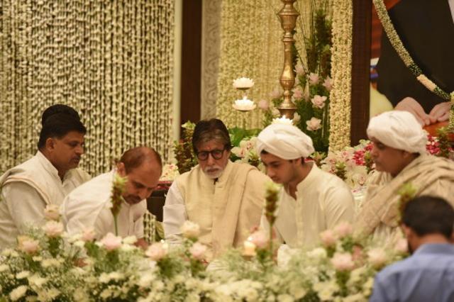 Amitabh Bachchan participates in the pagdi ceremony with son-in-law Nikhil Nanda and grandson, Agastya. (http://srbachchan.tumblr.com/) Amitabh Bachchan participates in the pagdi ceremony with son-in-law Nikhil Nanda and grandson, Agastya. (http://srbachchan.tumblr.com/)