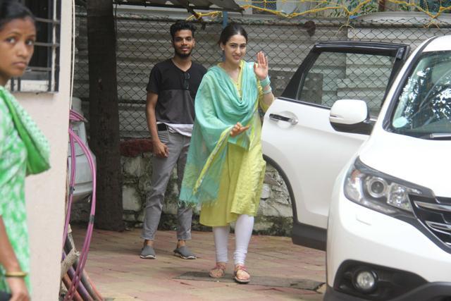Sara Ali Khan spotted at dance classes at Bandra. Sara Ali Khan spotted at dance classes at Bandra.