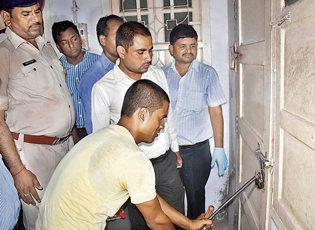 Police personnel with Forensic Science Laboratory (FSL) team investigate the government run shelter-home after the issue of alleged sexual abuse, in Muzaffarpur, Bihar, India on Wednesday, August 01, 2018. (Santosh Kumar / Hindustan Times) Police personnel with Forensic Science Laboratory (FSL) team investigate the government run shelter-home after the issue of alleged sexual abuse, in Muzaffarpur, Bihar, India on Wednesday, August 01, 2018. (Santosh Kumar / Hindustan Times)