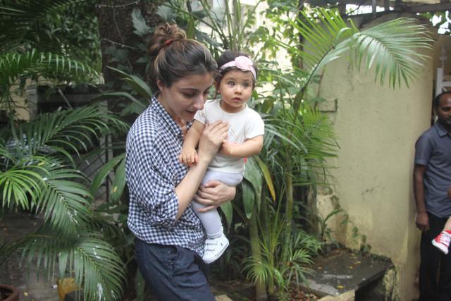 Innocence is just so lovely. Little Inaaya with her mommy Soha Ali Khan. Innocence is just so lovely. Little Inaaya with her mommy Soha Ali Khan.