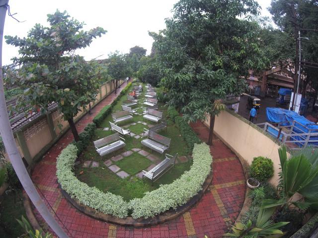 A park for senior citizens. It’s close to Morachi Gaadi (Peacock Train), which was an integral part of local childhoods. (@DOMBIVLIKAR)