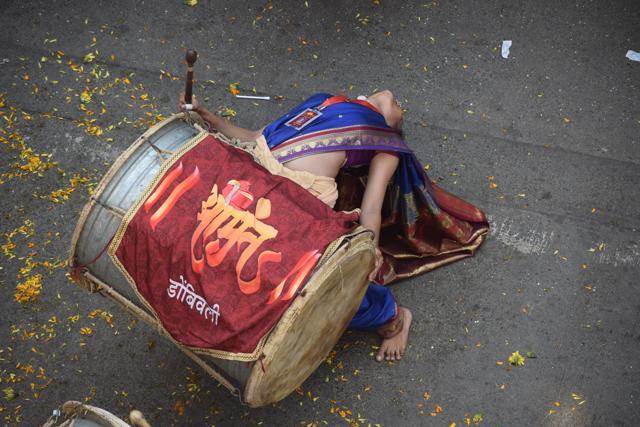 Dhol-tasha at Phadke Road. Several posts on the Dombivlikar feed feature aerial shots. (@DOMBIVLIKAR)