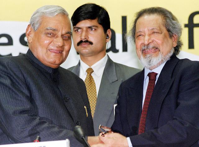 In this file photo taken on February 18, 2002, Indian Prime Minister Atal Behari Vajpayee (L) poses with Nobel Laureate, British author VS Naipaul in New Delhi during the inauguration of the International Festival for Indian Literature. (AFP) In this file photo taken on February 18, 2002, Indian Prime Minister Atal Behari Vajpayee (L) poses with Nobel Laureate, British author VS Naipaul in New Delhi during the inauguration of the International Festival for Indian Literature. (AFP)