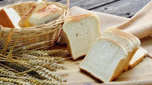 Opt for whole grains instead of white bread which will help you keep your blood sugar levels in check and maintain your weight. (Shutterstock) Opt for whole grains instead of white bread which will help you keep your blood sugar levels in check and maintain your weight. (Shutterstock)
