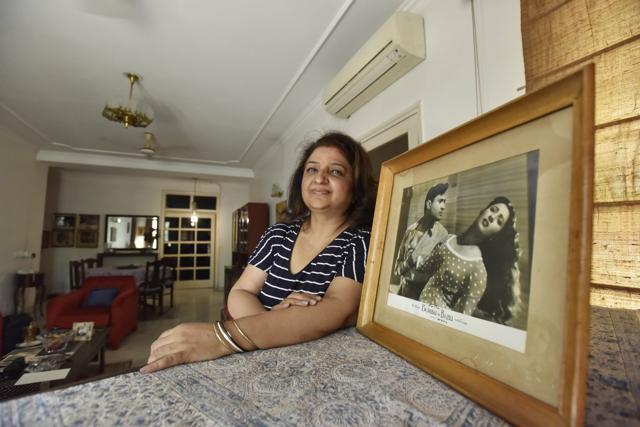 Anita Khosla, one of the daughters of Raj Khosla, at her residence in Gurugram. (Sanjeev Verma/HT PHOTO) Anita Khosla, one of the daughters of Raj Khosla, at her residence in Gurugram. (Sanjeev Verma/HT PHOTO)