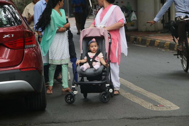Mira Rajput’s pregnancy glow is unmissable as she steps out for a ...