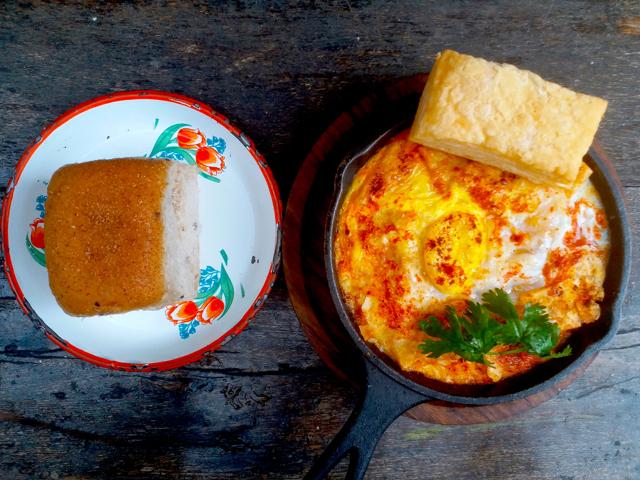 Eedu can, of course, be eaten with anything. Seen here, khari par eedu. There’s also salli-per-eeda (eggs on potato straws), bhida-per-eeda (eggs on ladyfinger), tamota-per-eeda... it’s a long list. (Photo courtesy SodaBottleOpenerWala) Eedu can, of course, be eaten with anything. Seen here, khari par eedu. There’s also salli-per-eeda (eggs on potato straws), bhida-per-eeda (eggs on ladyfinger), tamota-per-eeda... it’s a long list. (Photo courtesy SodaBottleOpenerWala)